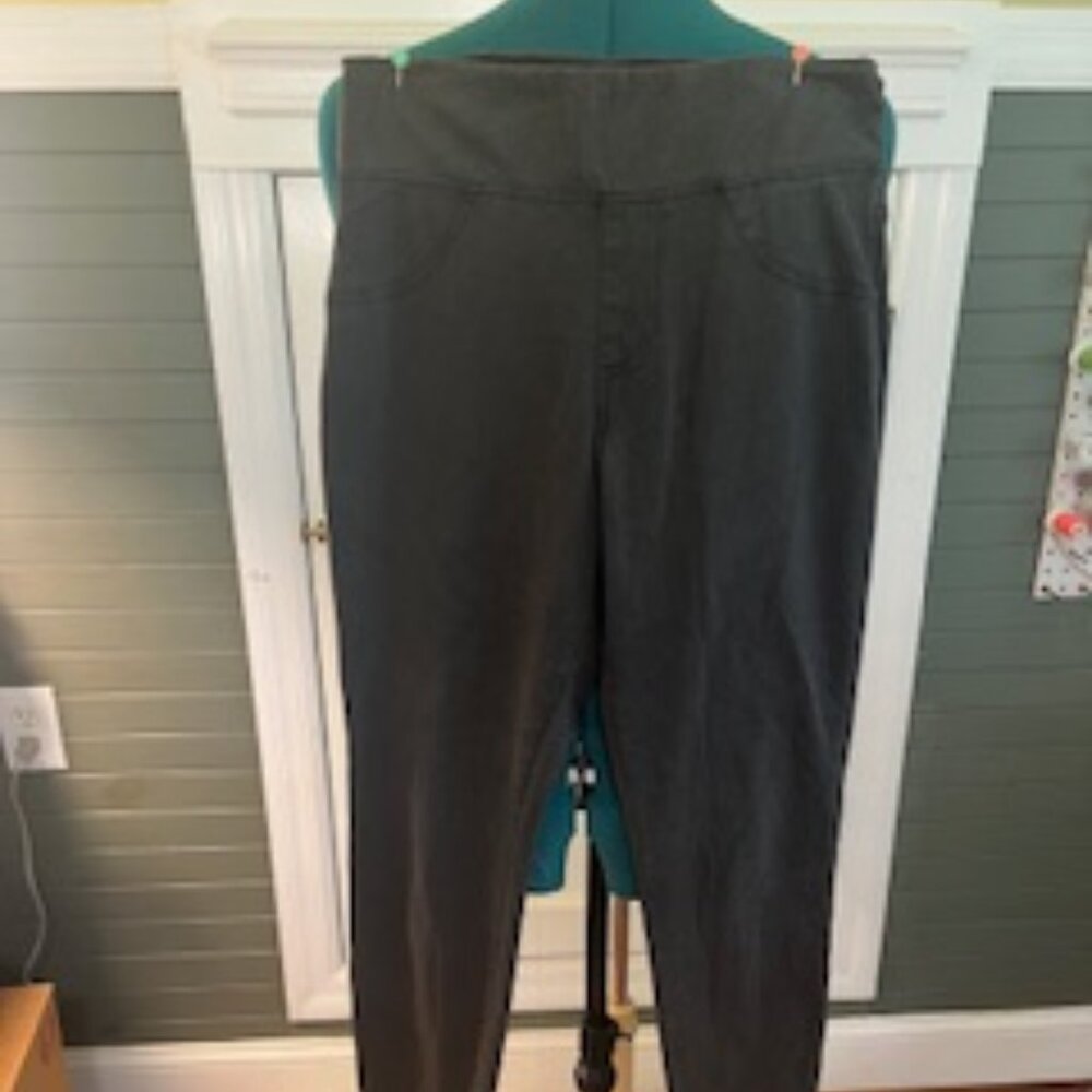LAST CHANCE Women's Banded Waist Workout Pants - Small